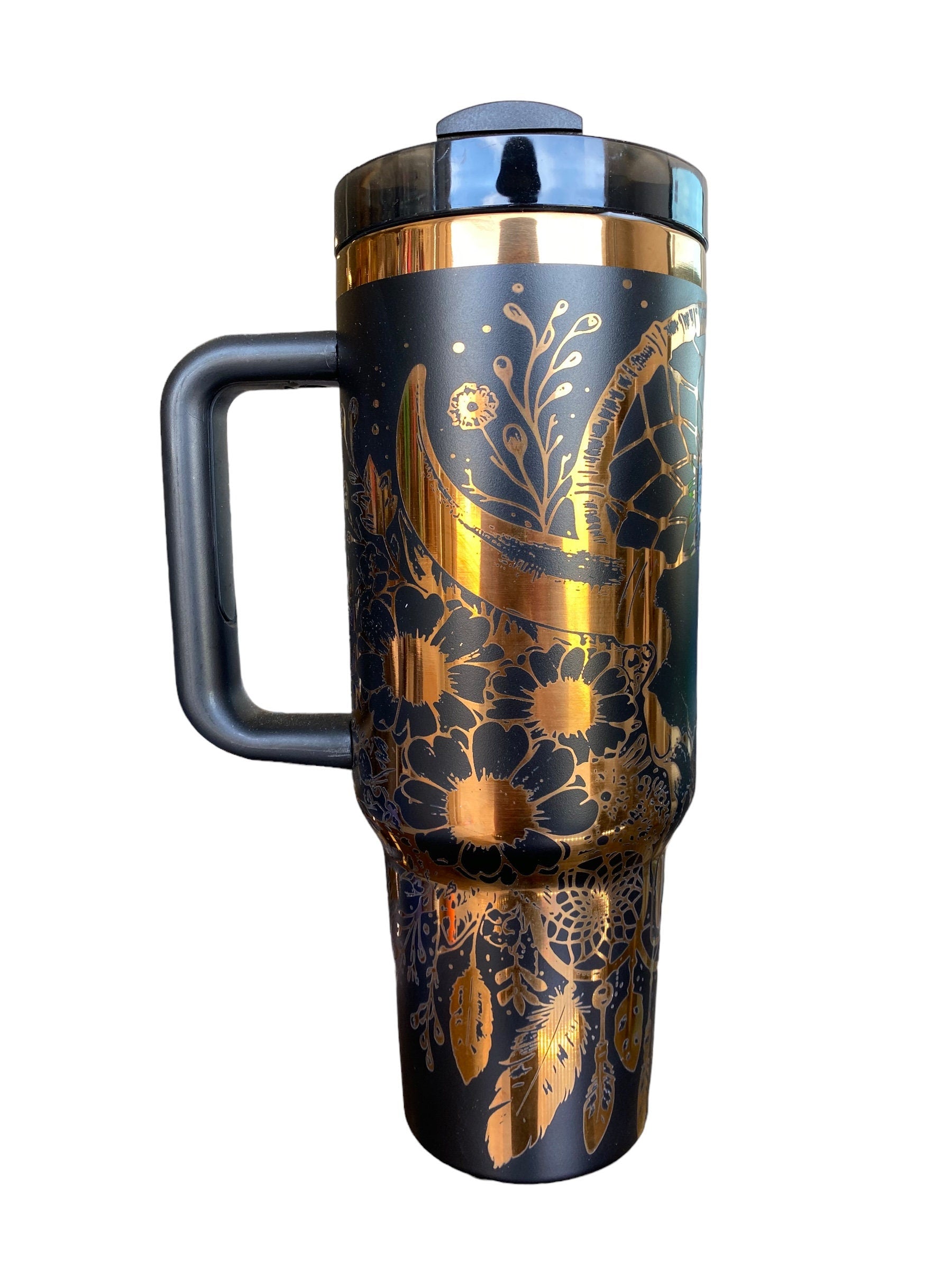 Bull Skull and Dreamcatcher Tumbler  - engraved Country Tumbler - 40oz tumbler with handle - Cow Print Tumbler - Copper Cream Longhorn Cow