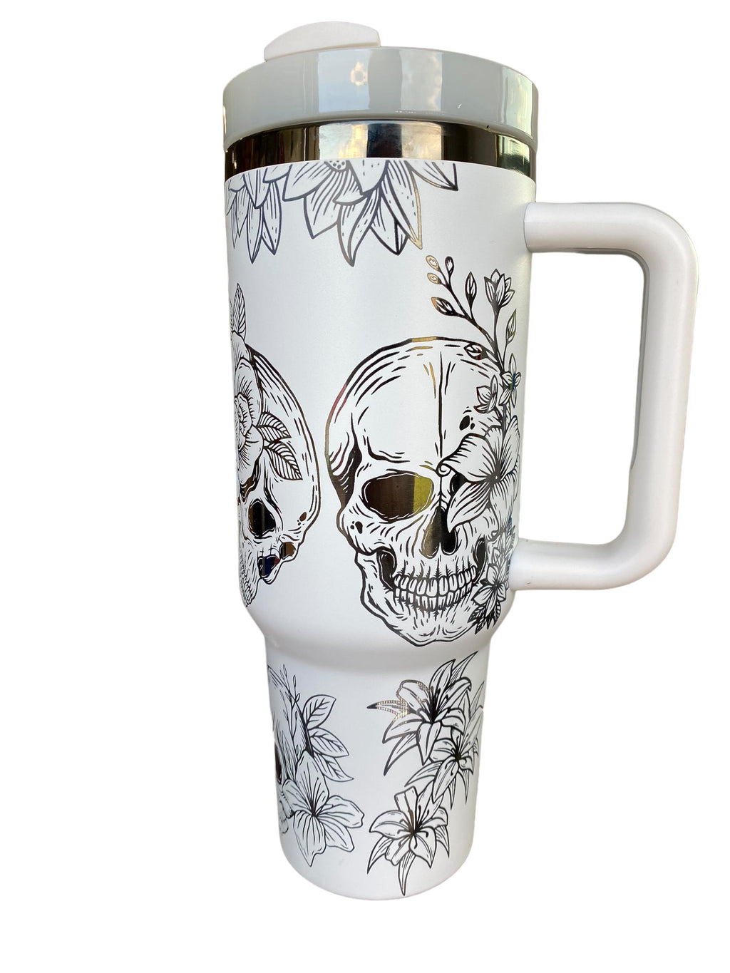 Skulls and Roses Engraved tumbler - Spooky Season Tumbler - Halloween Tumbler - 40oz Engraved Tumbler - Halloween Cup - Skeleton Tumbler
